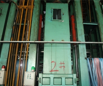 廠房設(shè)備